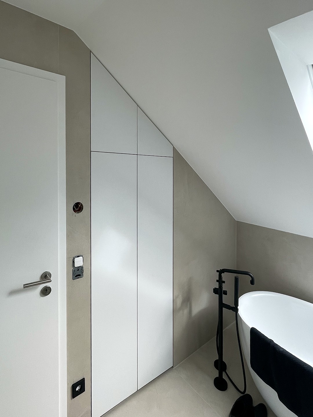 Schrank unter Dachschräge Köln